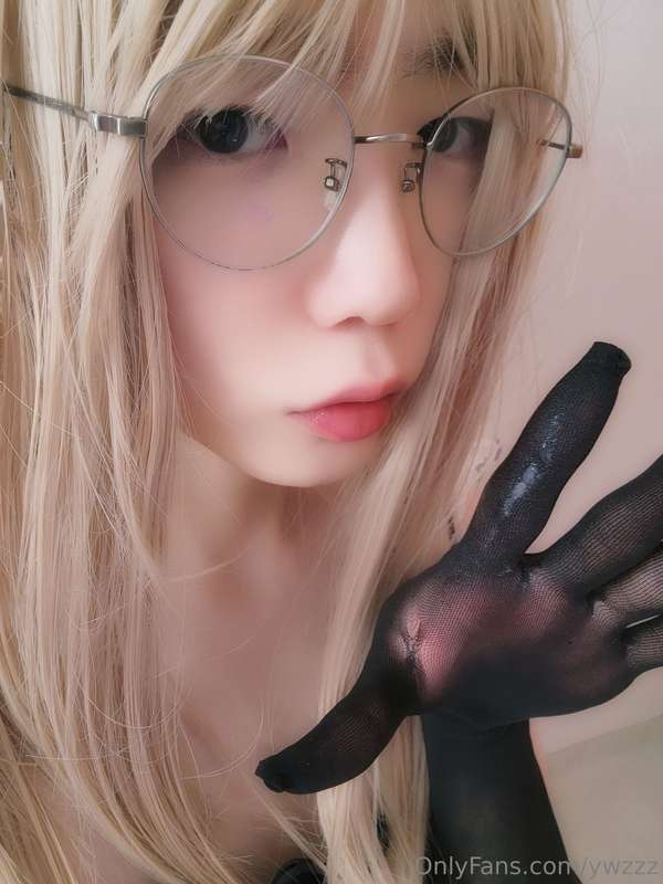 On my days off, I like watching porn at home >.<