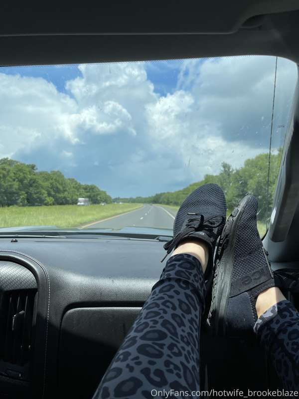 Y’all…. Ya girl hates road trips!!! 😩 New video coming TONIG..