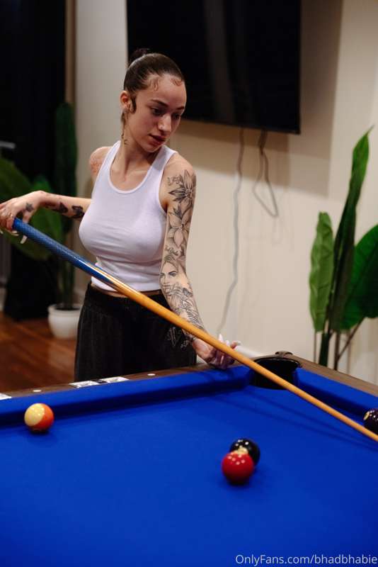 8 ball corner pocket lil bich