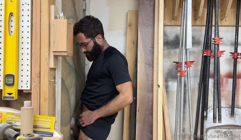 Gloryhole lovers!I have a very hot gh video coming tomorrow .. 5