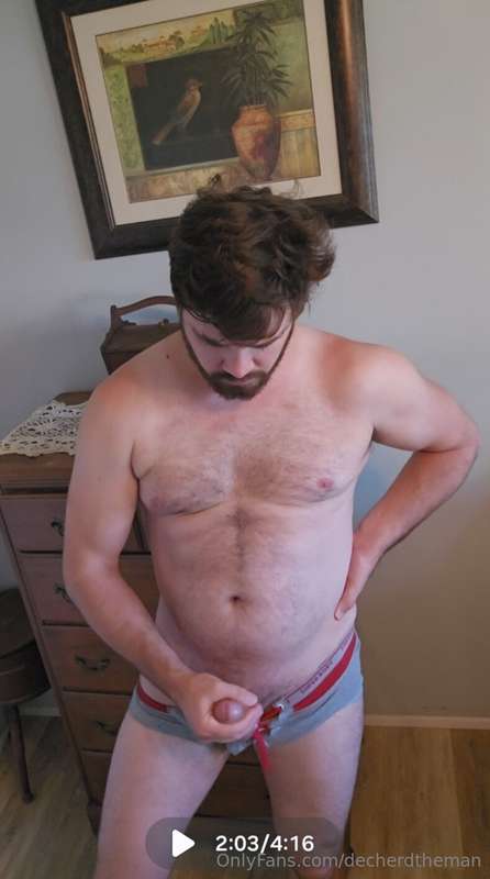 Quick cumming vid from that photoshoot, with a silly intro w..