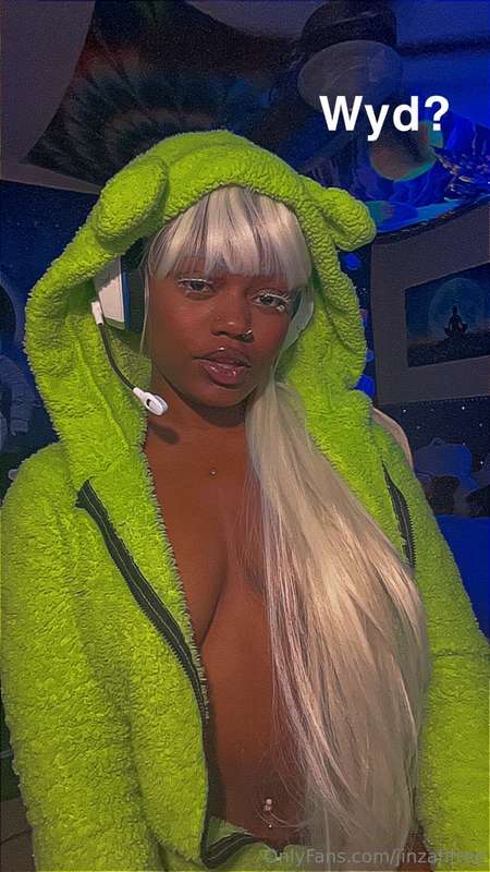 Think I’m cute? 💚☘️ 3