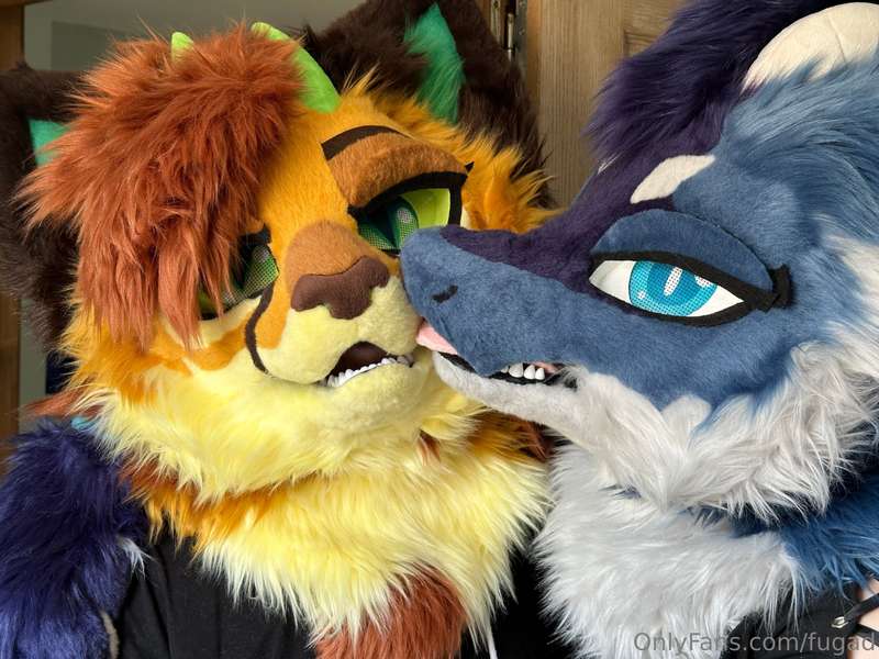 My first pictures with our new suits !  Say Welcome to Fugam.. 5