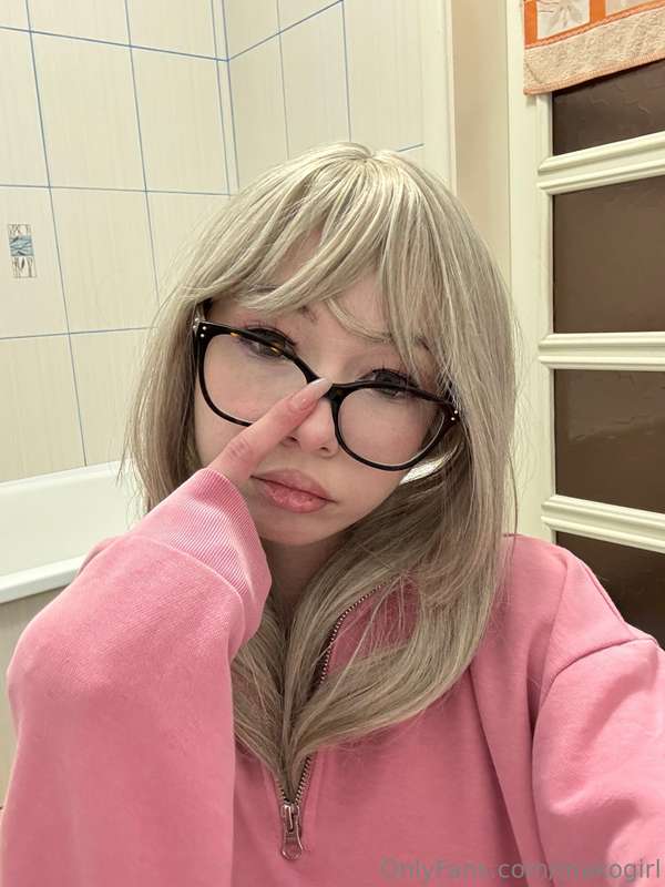 that glasses fit me? ahahah nerddd