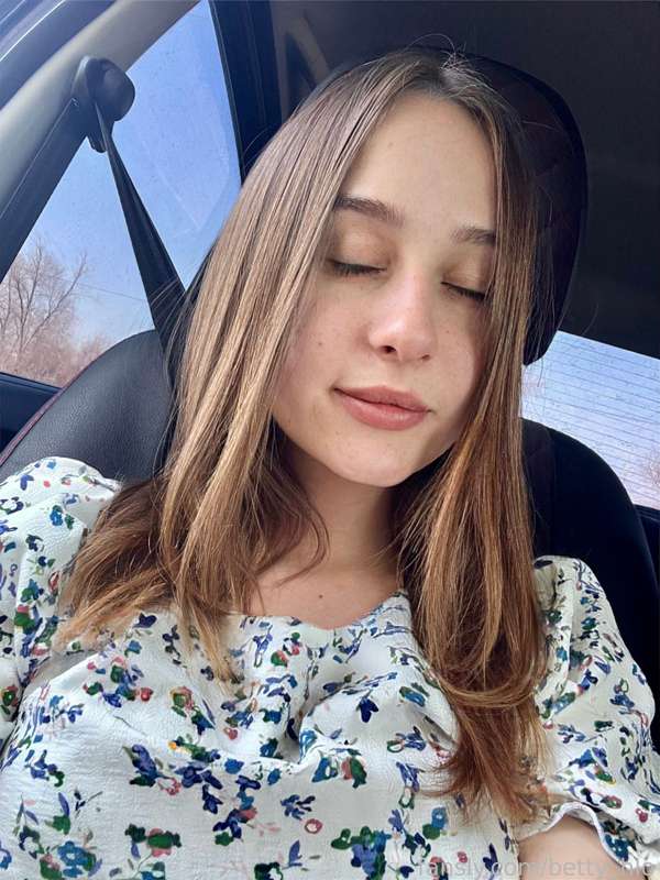 Betty_Hlo - Fansly - 25 Apr, 2023