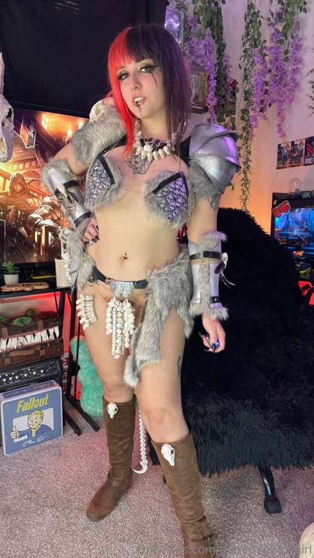 I’m ready to pillage and ride you 😏  How cool is this cospla.. 1