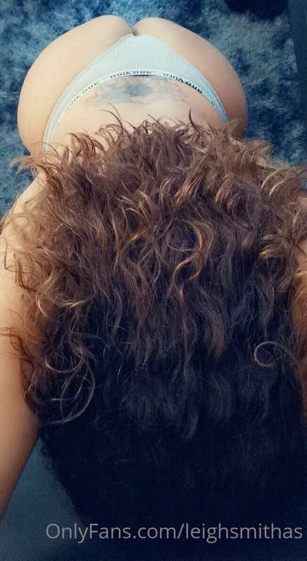 I know you only noticed how amazing my hair looks in this 😜 1