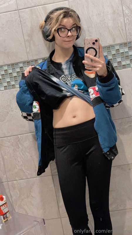 Gym fit went kinda hard today, huh? 😎✌🏻 I managed to break a.. 16