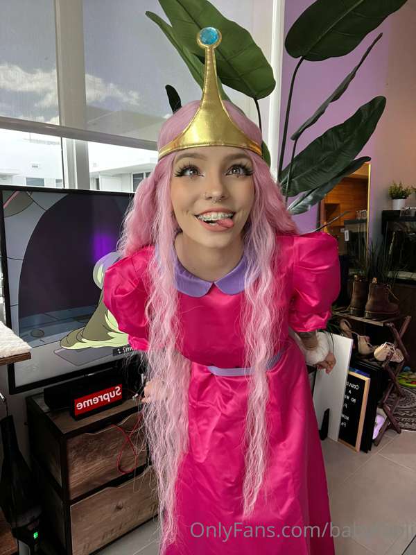 Princess Bubblegums hair isn't the only thing that's pink 😳😏.. 30