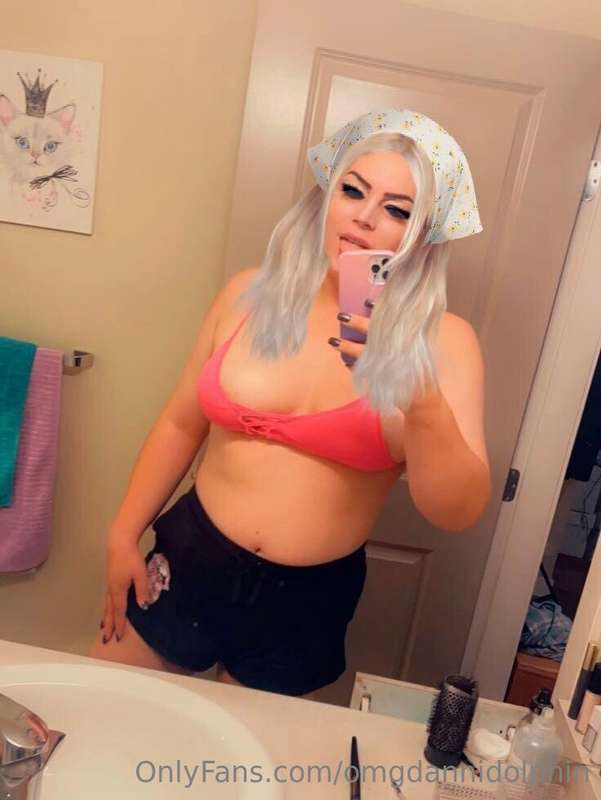 Who wants to worship this cock? 🧡🙏🏻 2