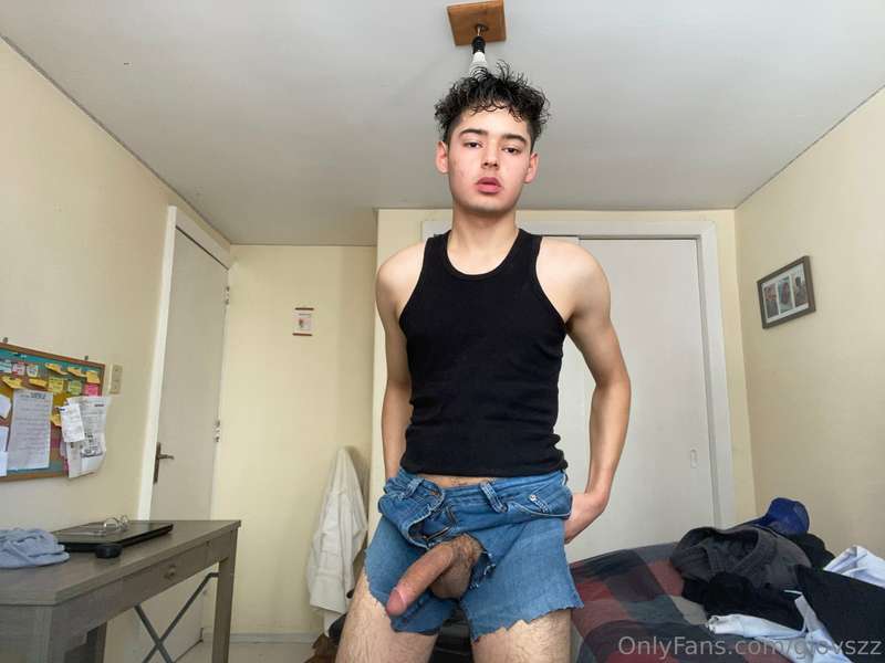 Unas fotos con la verga de fuera antes de ir a trabajar. Som.. 2