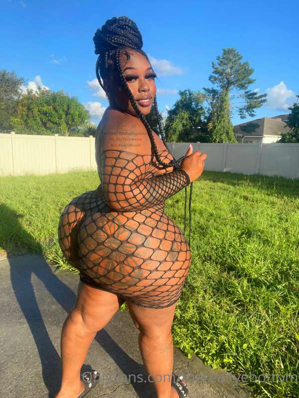 I made a nice video outside with this outfit wanna see ?