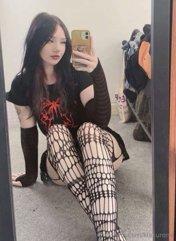 Do you like goth girls in fishnets??? 3