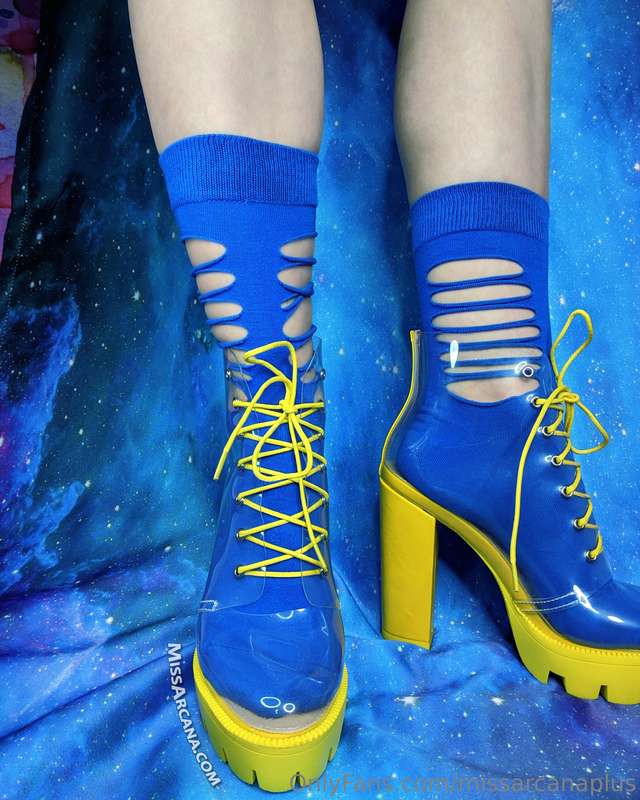 The most lovely, sweat-inducing boots I own 12