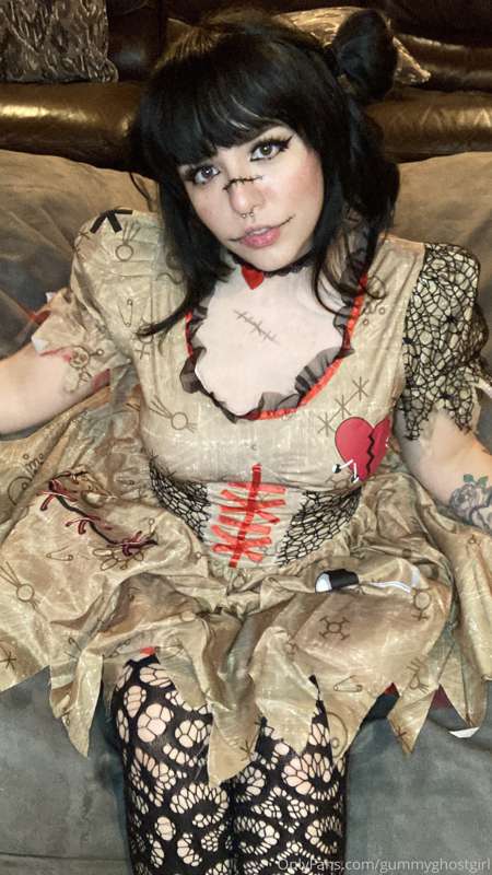 Just a voodoo doll waiting to be used 🖤 do you have a good p.. 5