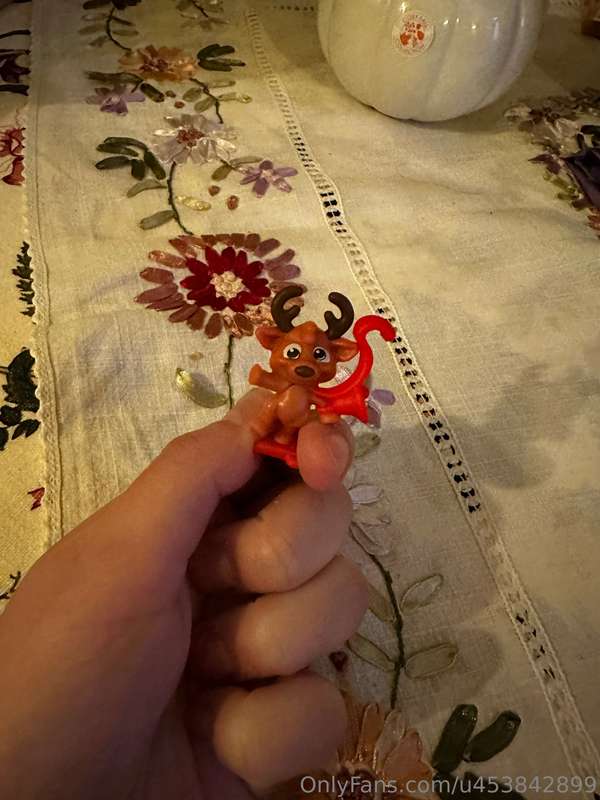 Wtf is this shit, also my idiot brother ate my chocolate I h..