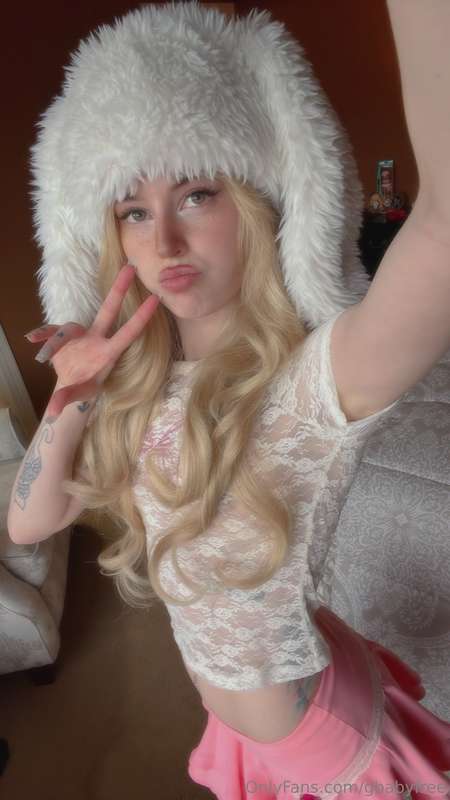 Preppy bunny photoset topless nudity & showing booty 🍑 🐰  1