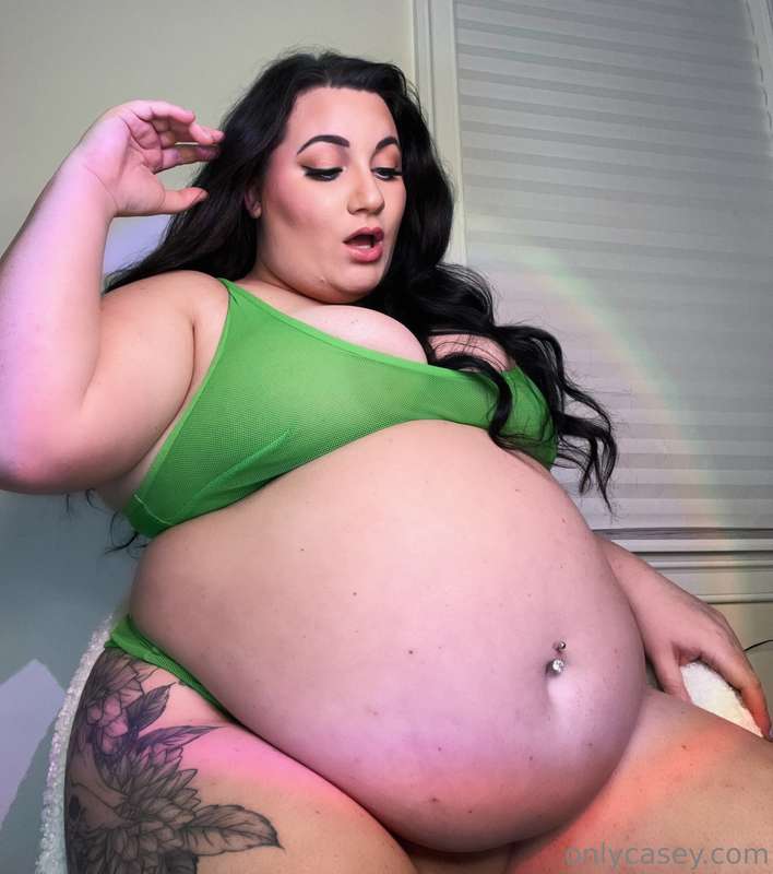 Only green lingerie I have that “fits” 🍀 Who’s trying to get..