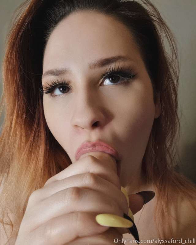 Am I still pretty? Even in the last 4 pics? 👉👈 6