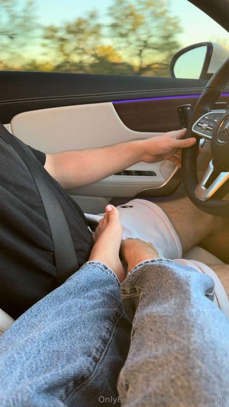 The best footjob with my soft feet👣 My boyfriend feels the a..