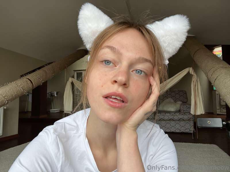 Do these ears🐱 make me look cuter?