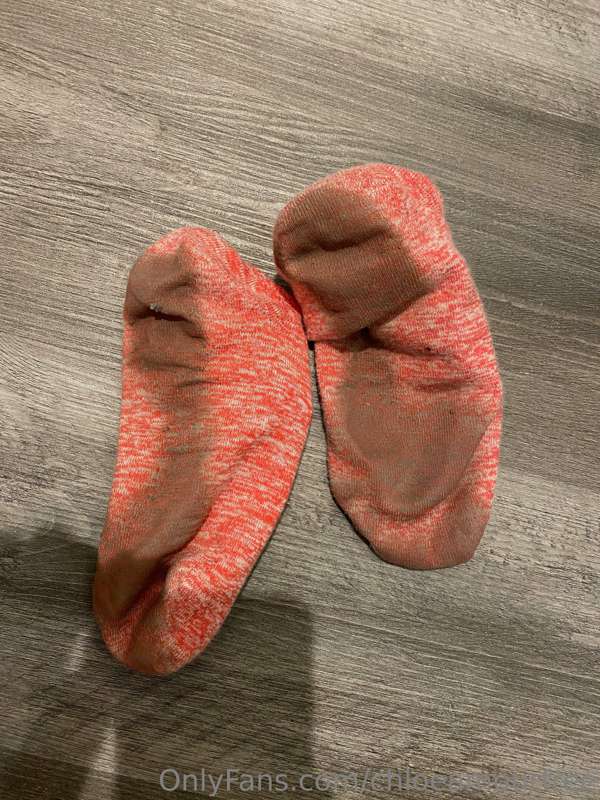 For my foot fetish lovers.  Do you want to sniff and worship.. 1