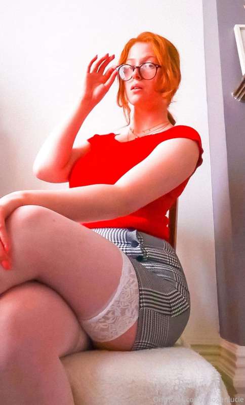 Your new slutty secretary has arrived😈👠