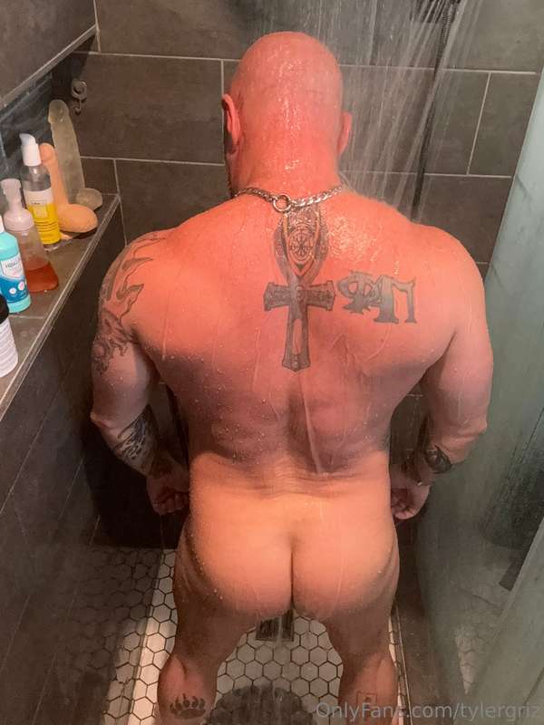 Just testing out the water...💦 Might need some help... 😈 2