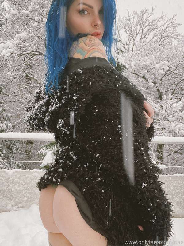 First snow ❤️  Nothing really explicit because I was on my b.. 4