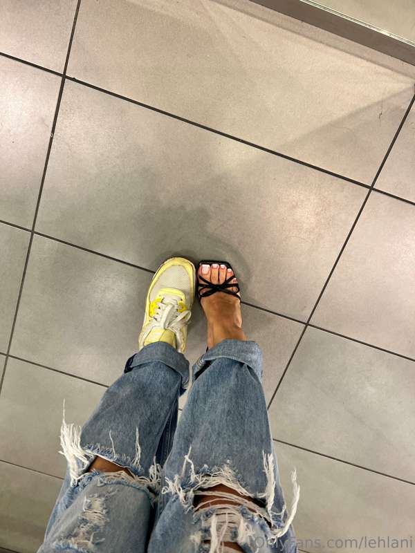 I haven’t bought new heels in a long time 😈💕 I thought you g.. 5