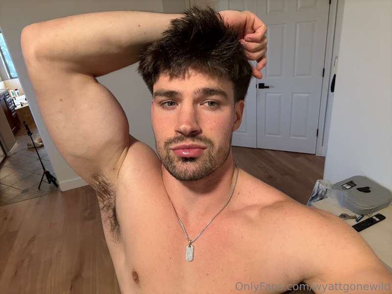my lips need a little wet… any volunteers?😈