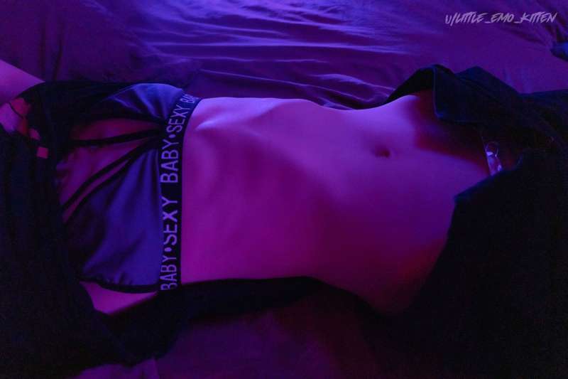 Little_Emo_Kitten - Fansly - 01 Apr, 2022 4