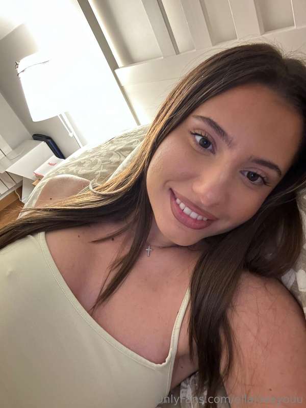 Ellaloveyouu - Onlyfans - 27 Nov, 2024 2