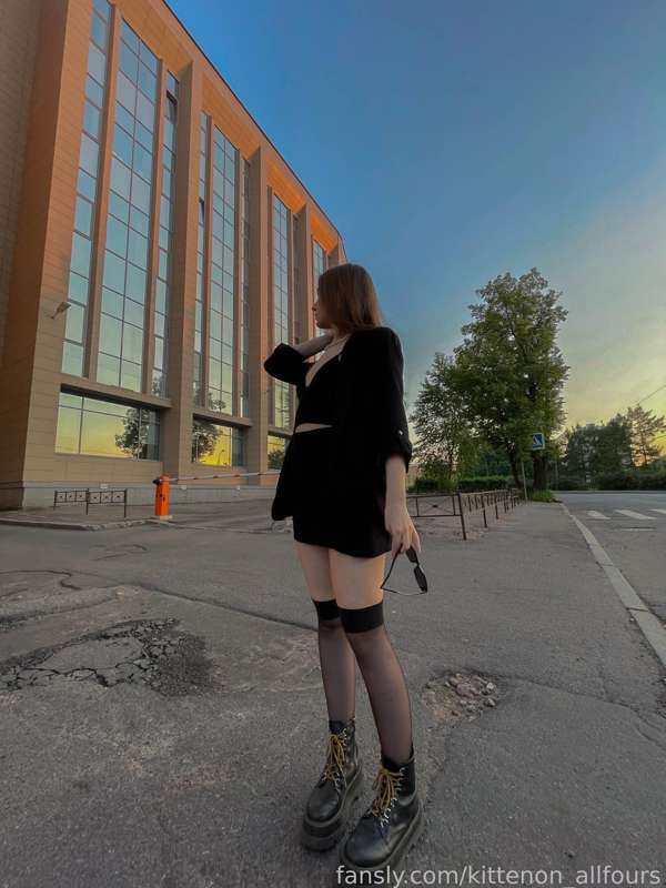 Kittenon_Allfours - Fansly - 15 Nov, 2021