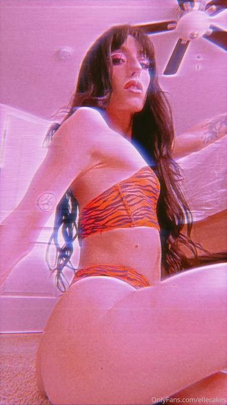 Jungle Barbie ™️ is looking for her jungle Ken 🤔💋 3