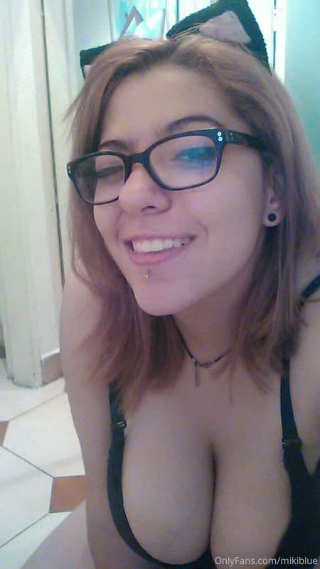 some eighteen y/o nudes :·3 8
