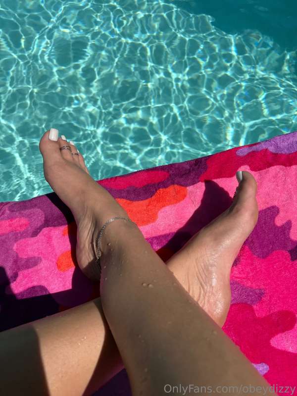 And so it begins 🌞🦶🏼(White pedi/ 8 pics)  4