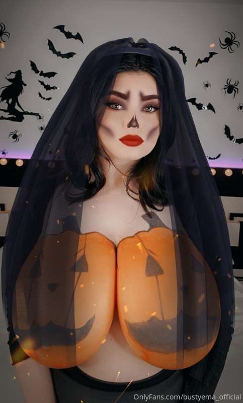 HAPPY HALLOWEEN !!