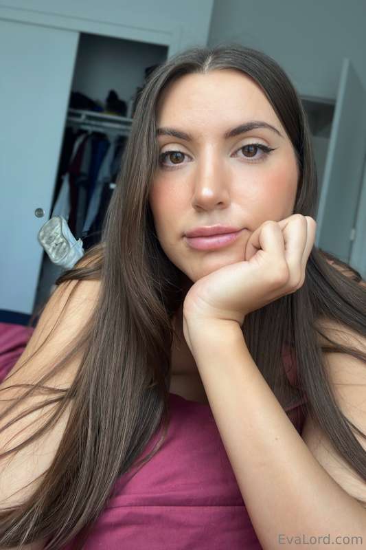 Daydreaming about a bottom on its knees.. 💭🧎‍♂️😘