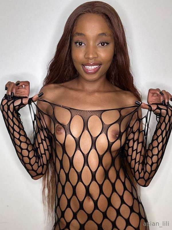 Chocolate🍫Queen @meowebonyvip is urgently looking 👀 for some..