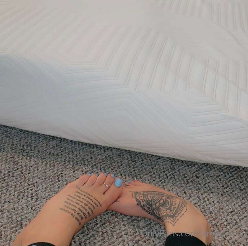baby girl loves her toes sucked on 😏😝