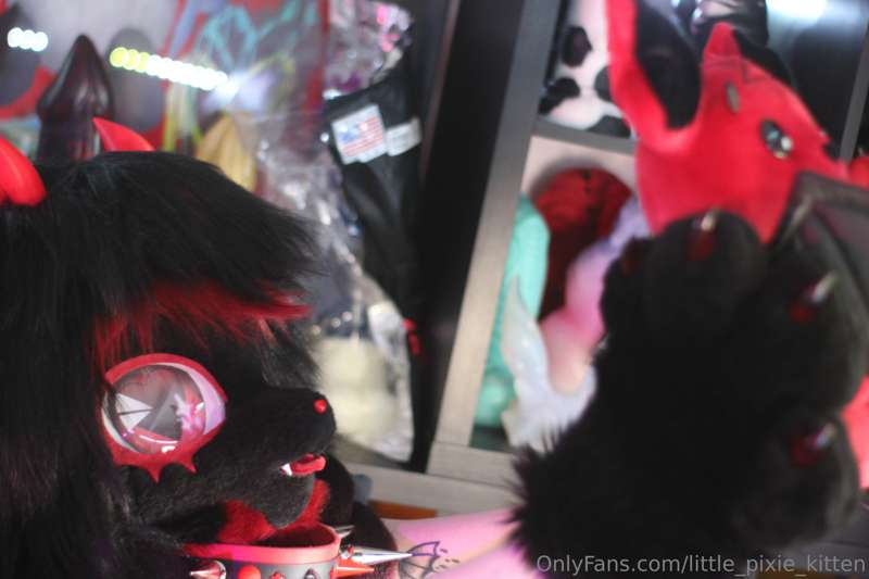 Do you like my new fursuit?

Ps.Thank you so much to the sma.. 2