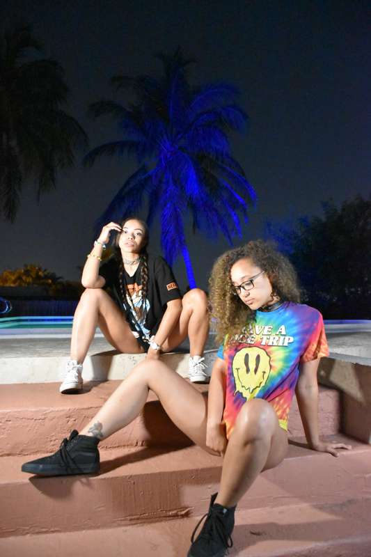 @alexisjanee
 my light skin soul sista 