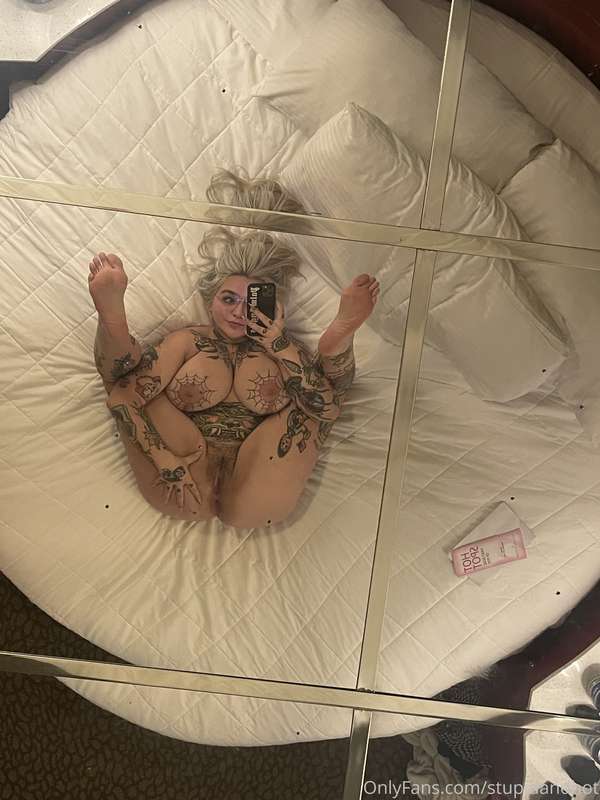 can you tell this is my favorite pose?? pound me plz