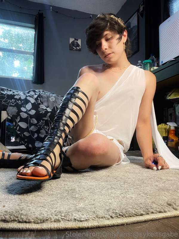 Your Roman-subjugated servant has arrived ~ “What are your o.. 20
