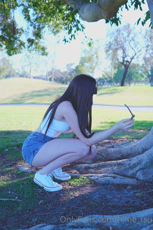 being outdoors is what I do best 💚🍌

tags: lewd, wedgie shor.. 9