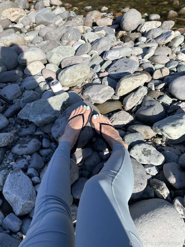 🌊 7