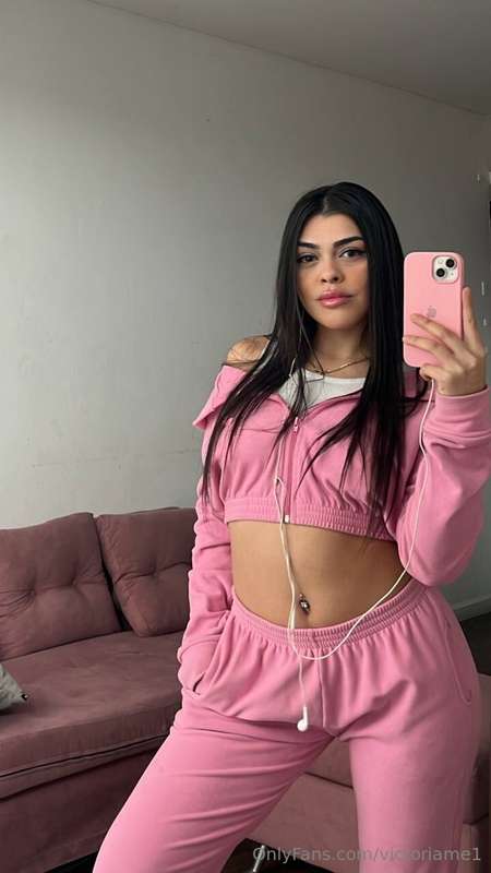 I’m not just a pretty picture, I’m a whole vibe. 😏 When I wa..