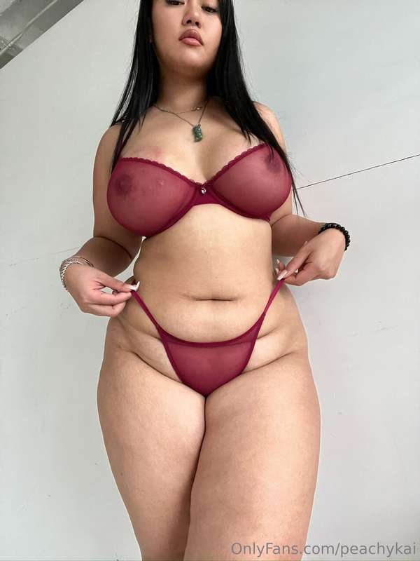 Do you like your girls curvy