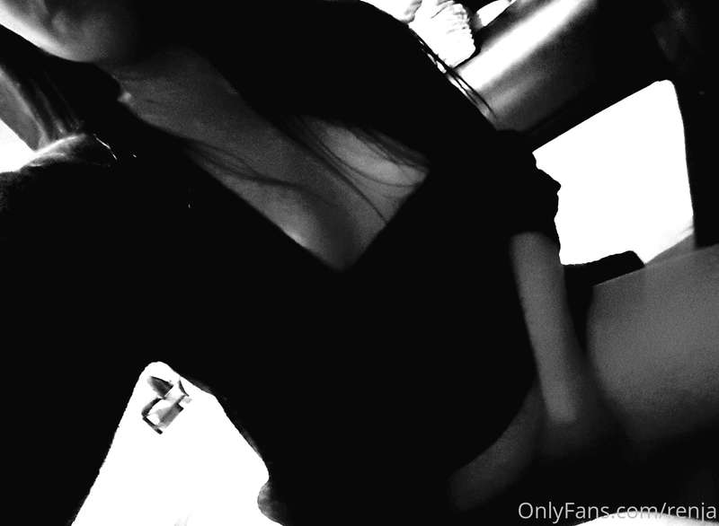 Do you like black and white pictures? 📷😉